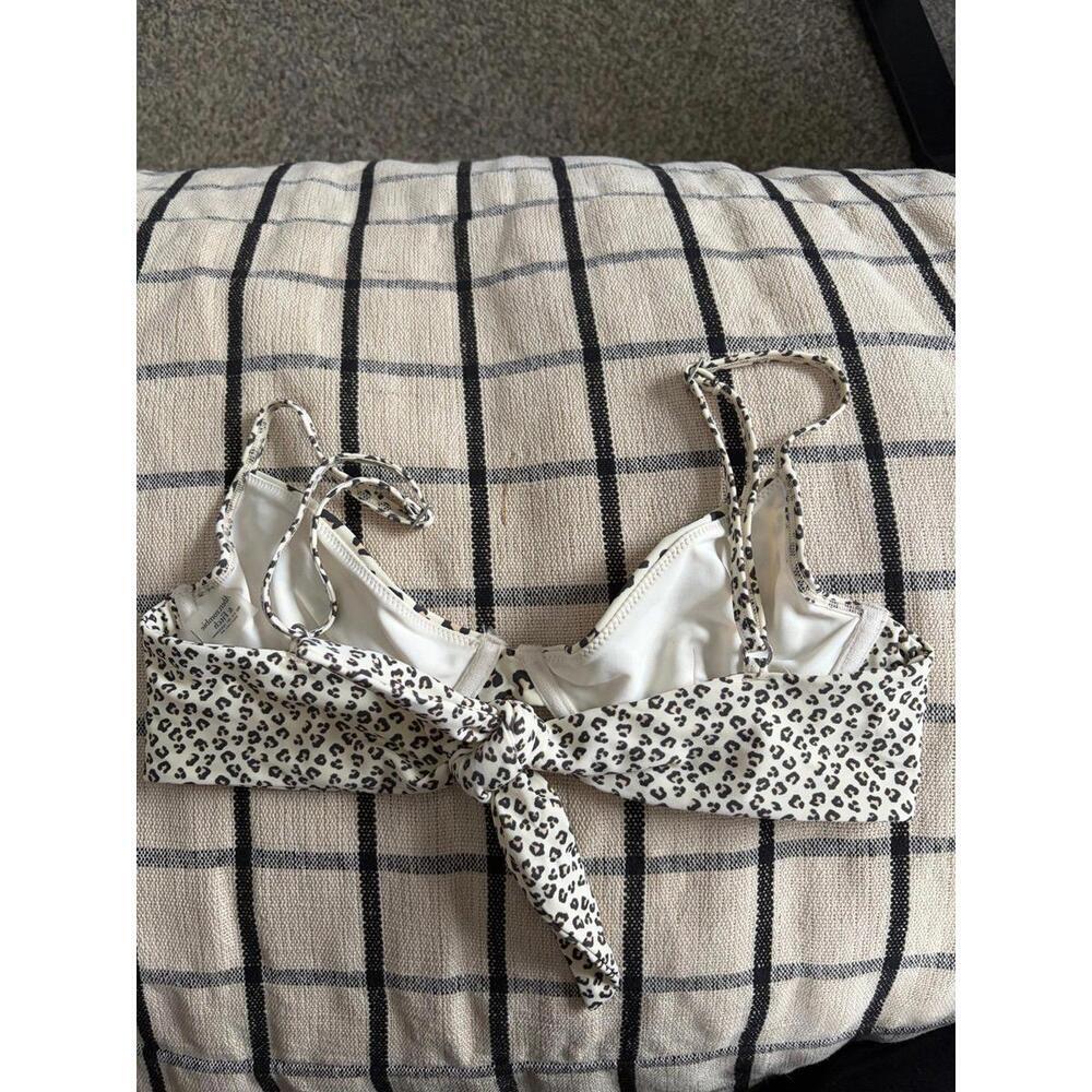 Abercrombie & Fitch cheetah print swim top size S - Picture 2 of 3